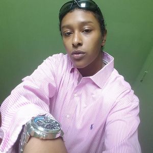 Meet your Posher, Leslie